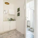Functional In Center By Renters Appartamento Varsavia
