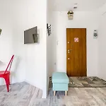 Functional In Center By Renters Appartamento