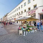 Functional In Center By Renters Appartamento Varsavia